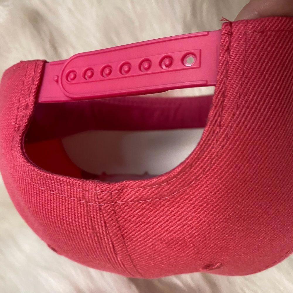 Crown Hot Pink Cap Hat - Picture 2 of 9